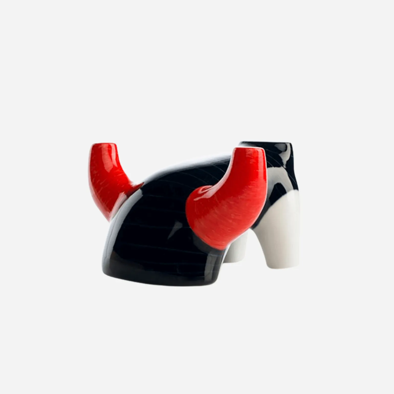 an_abstract_bull_sculptur_0.webp An Abstract Bull Sculpture