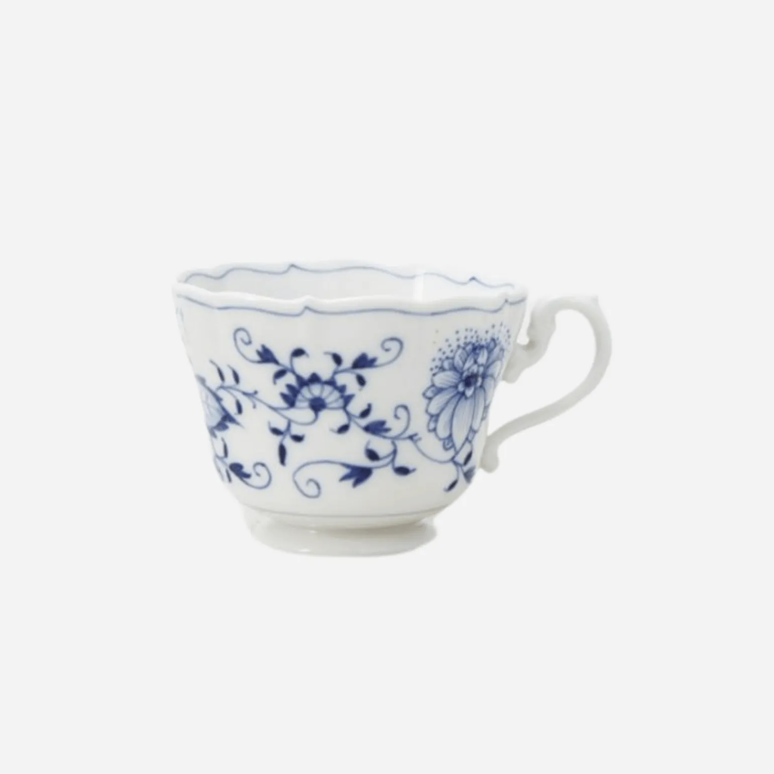antique_meissen_blue_onio_0-3.webp Antique Meissen Blue Onion Teacup & Saucer - Set of 6