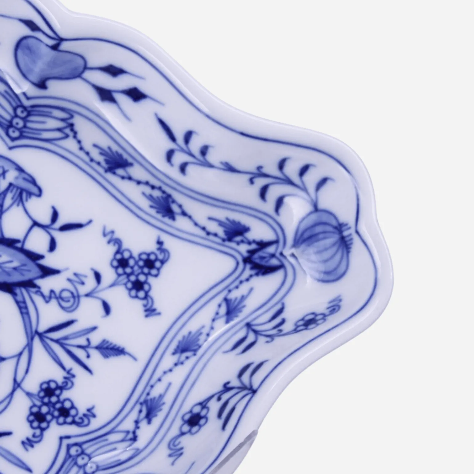 antique_meissen_blue_onio_1-2.webp Antique Meissen Blue Onion Triangular Serving Dish