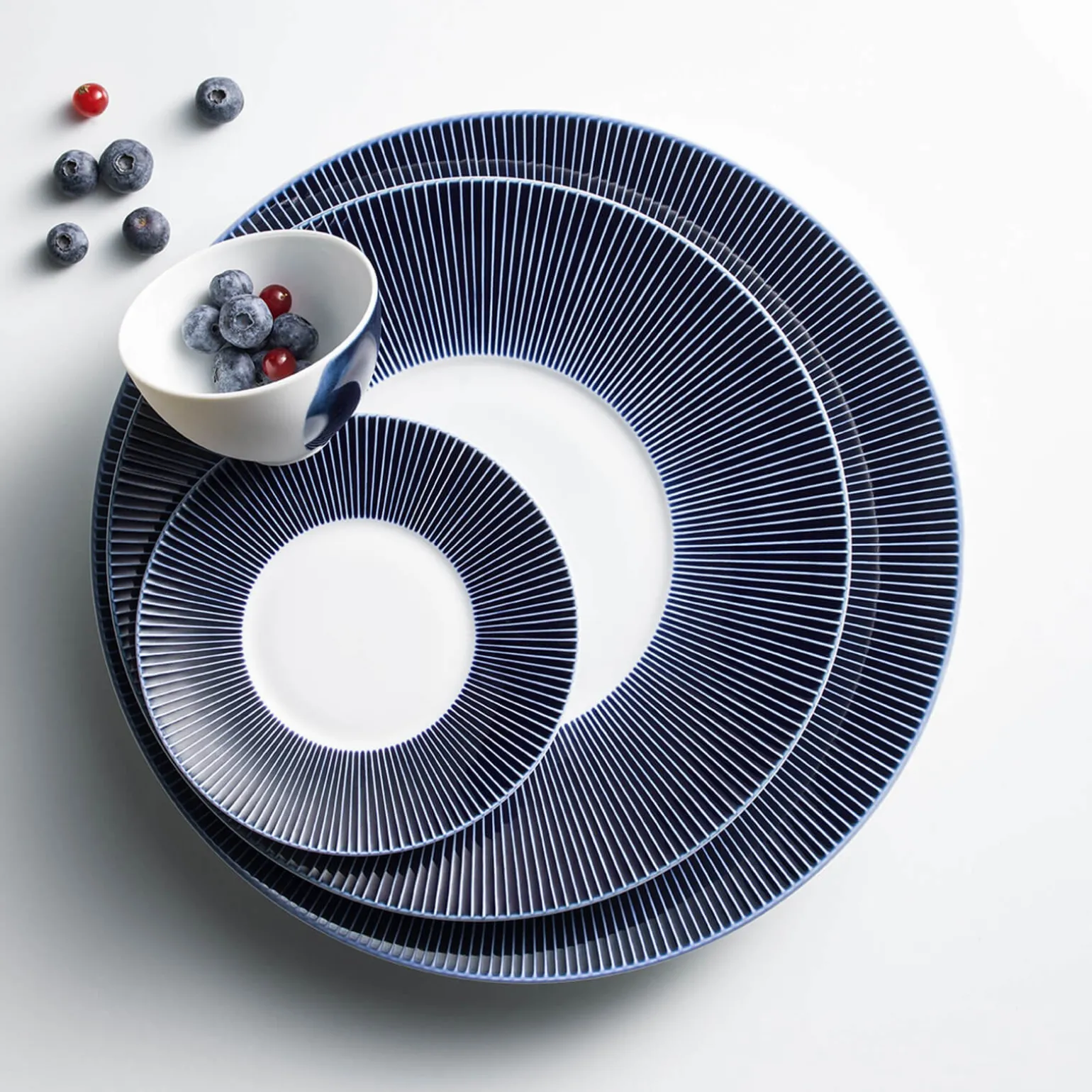 blue_bolero_dinner_plate_1.webp Blue Bolero Dinner Plate