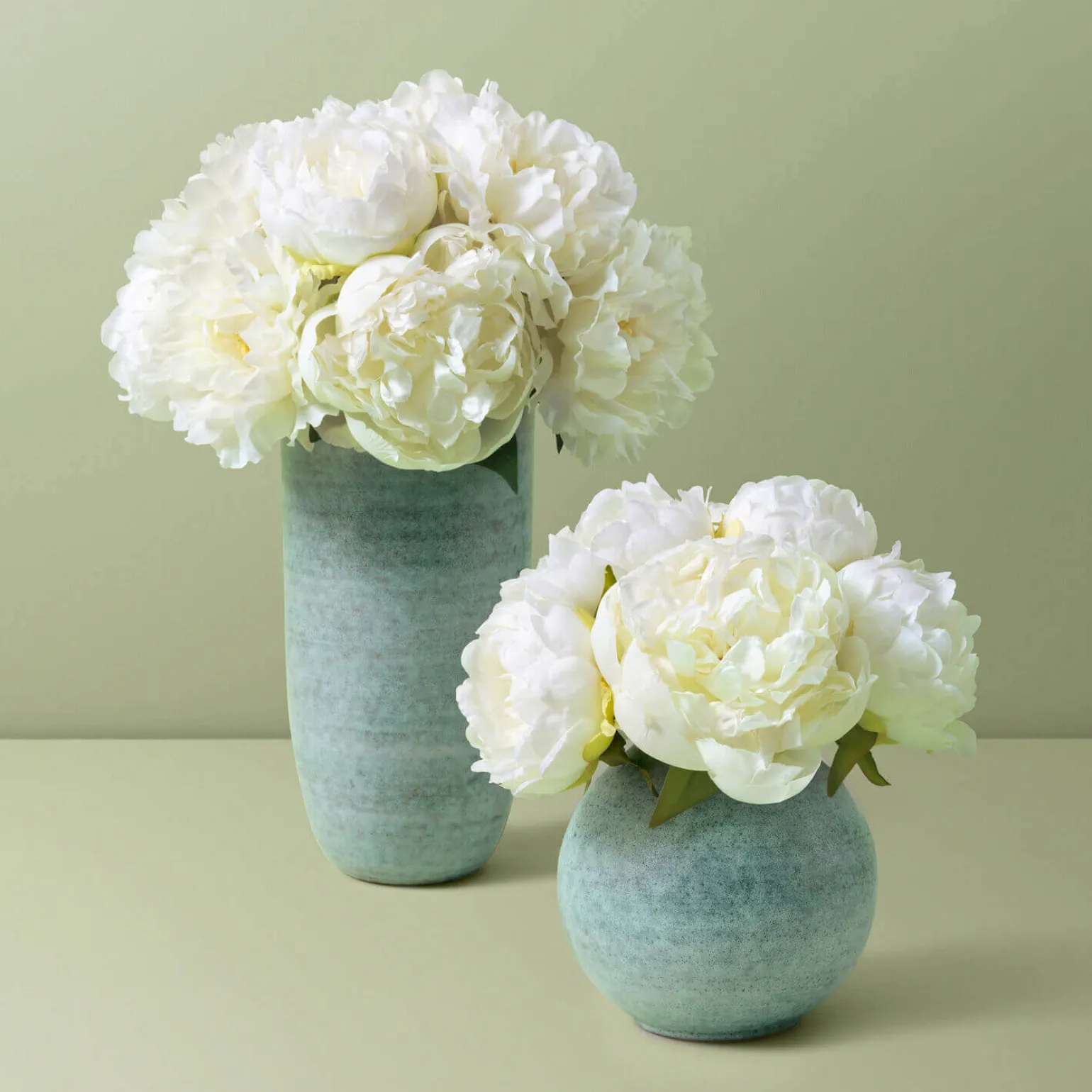 calinda_tall_vase_1.webp Calinda Tall Vase