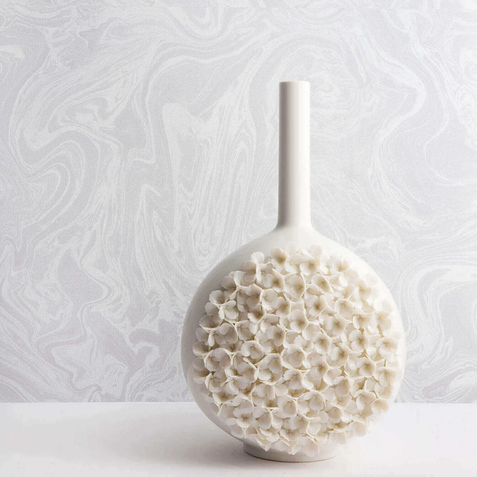 canvas_white_flowers_tape_2.webp Canvas White Flowers Tapestry Vase