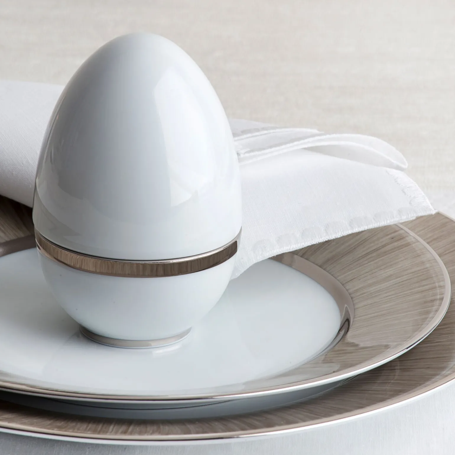 carbone_grey__platinum_di_1.webp Carbone Grey & Platinum Dinner Plate