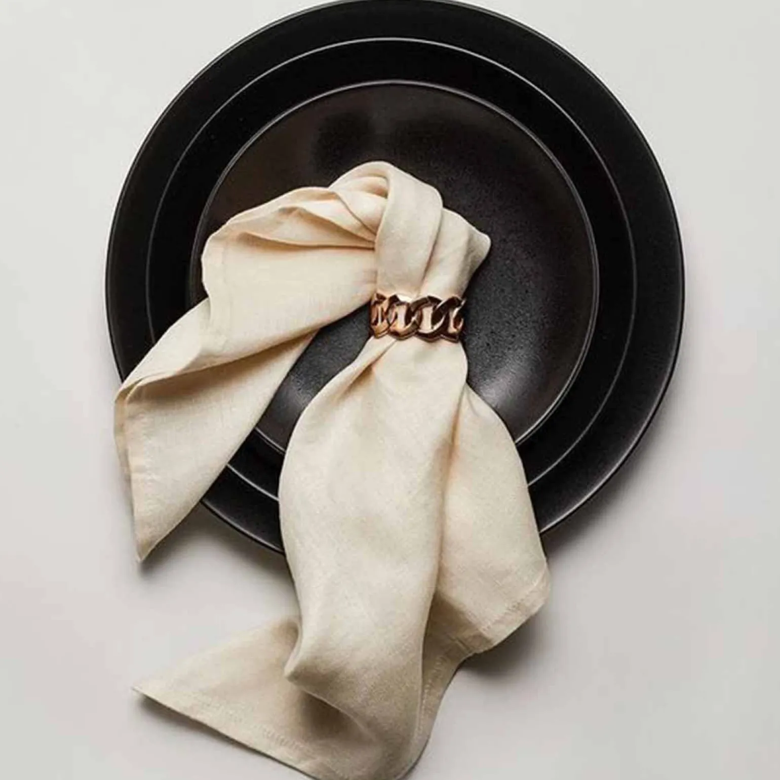 cuban_link_napkin_ring__s_3.webp Cuban Link Napkin Ring - Set of 4