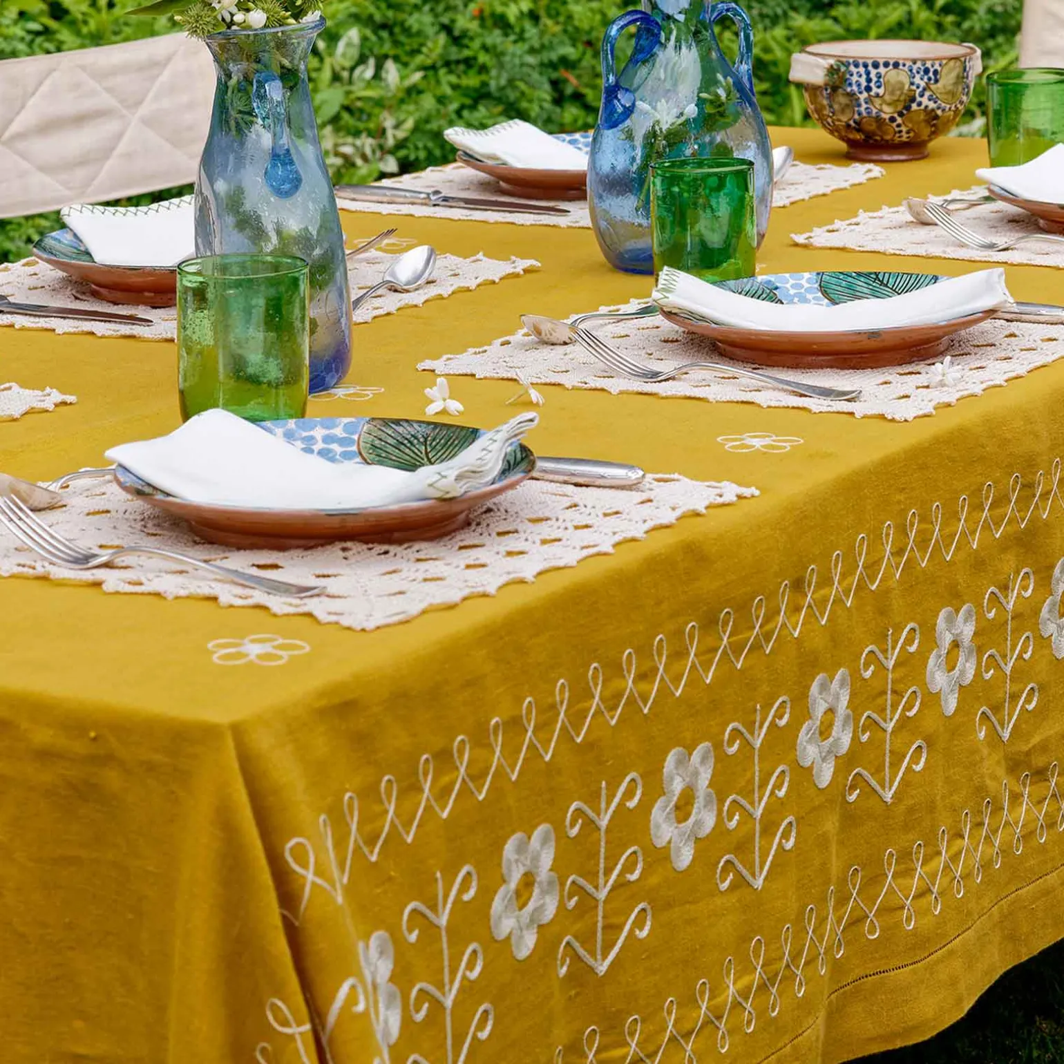 daisy_tablecloth_ecru_2.webp Daisy Tablecloth Ecru