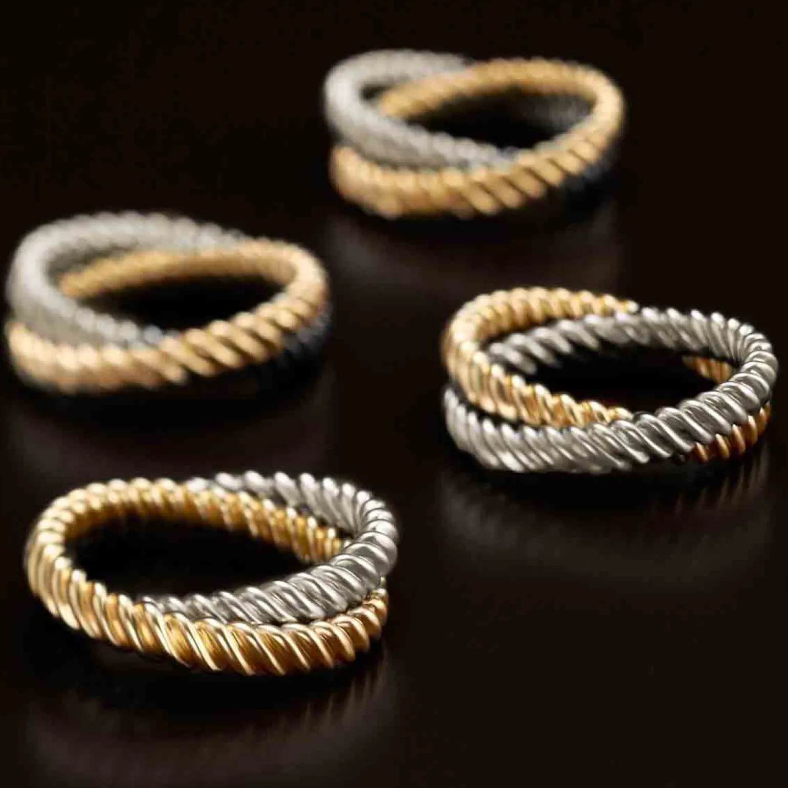 deco_twist_plated_napkin__2.webp Deco Twist Plated Napkin Ring - Set of 4