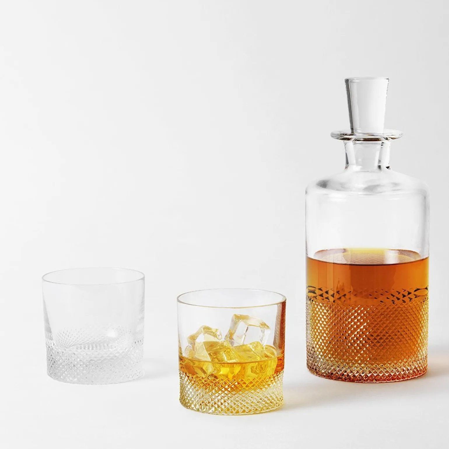 diamond_decanter_3.webp Diamond Decanter