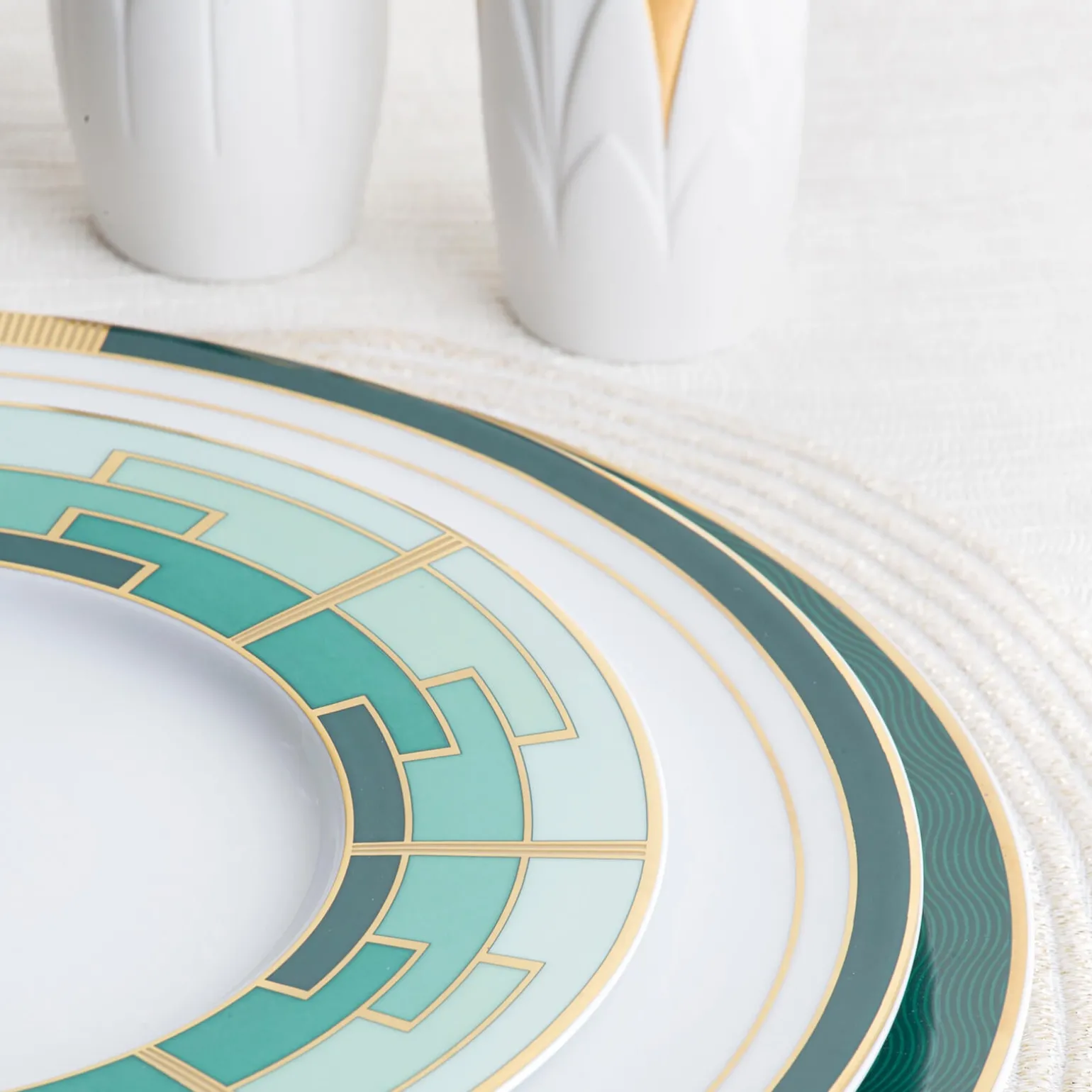 emerald_bread_plate_1.webp Emerald Bread Plate