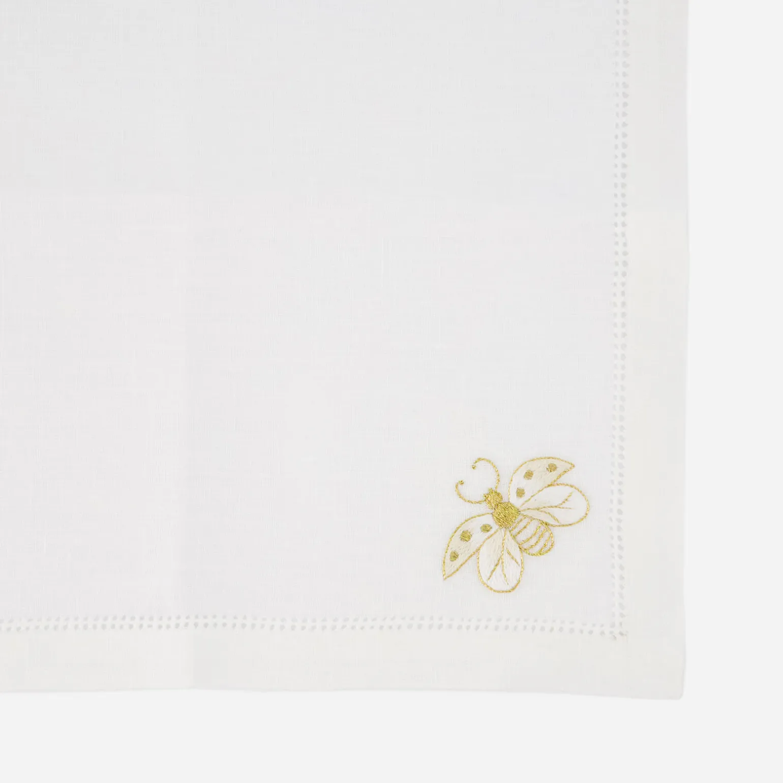 enchanted_garden_tea_napk_3.webp Enchanted Garden Tea Napkin - Set of 4