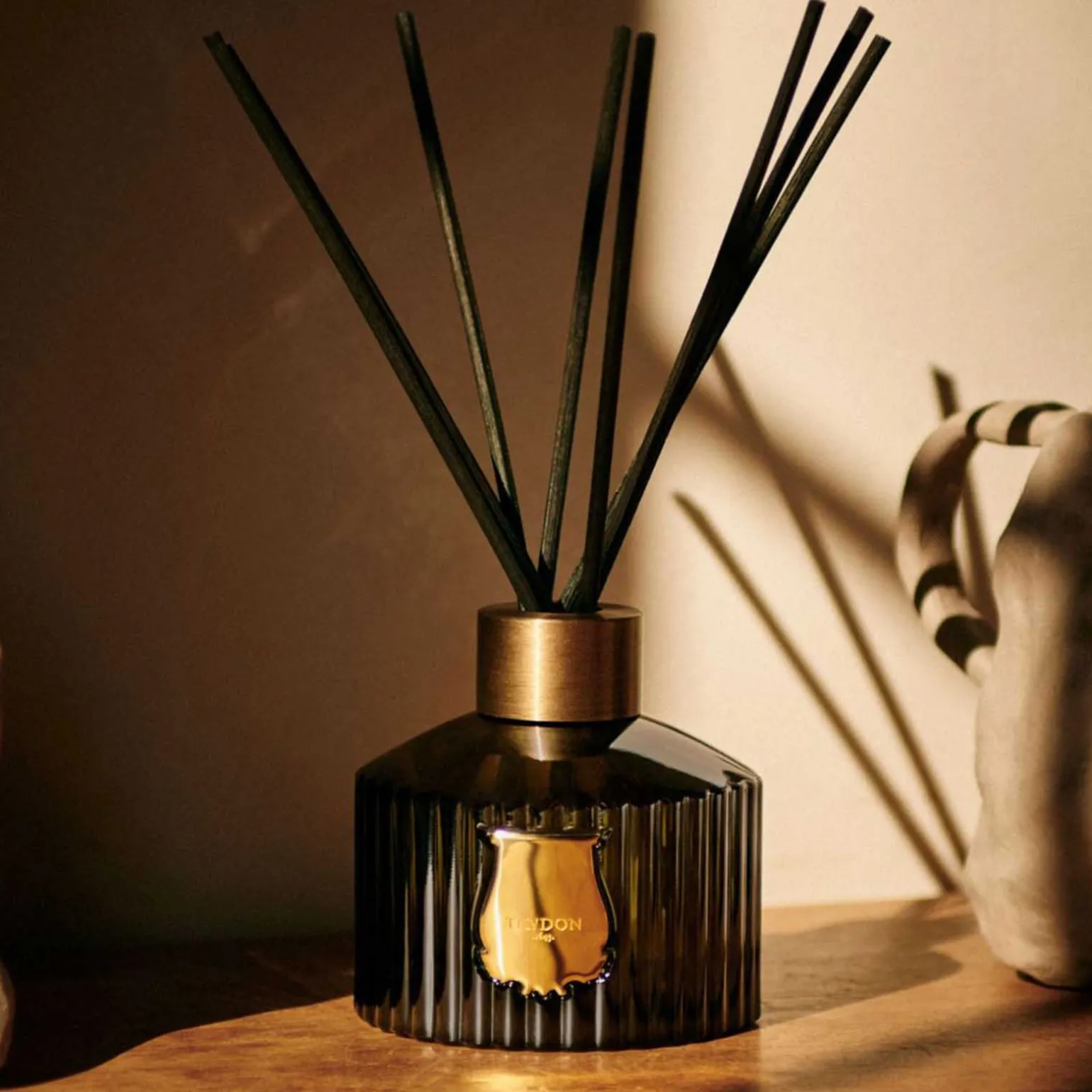 ernesto_room_diffuser_ref_1.webp Ernesto Room Diffuser Refill