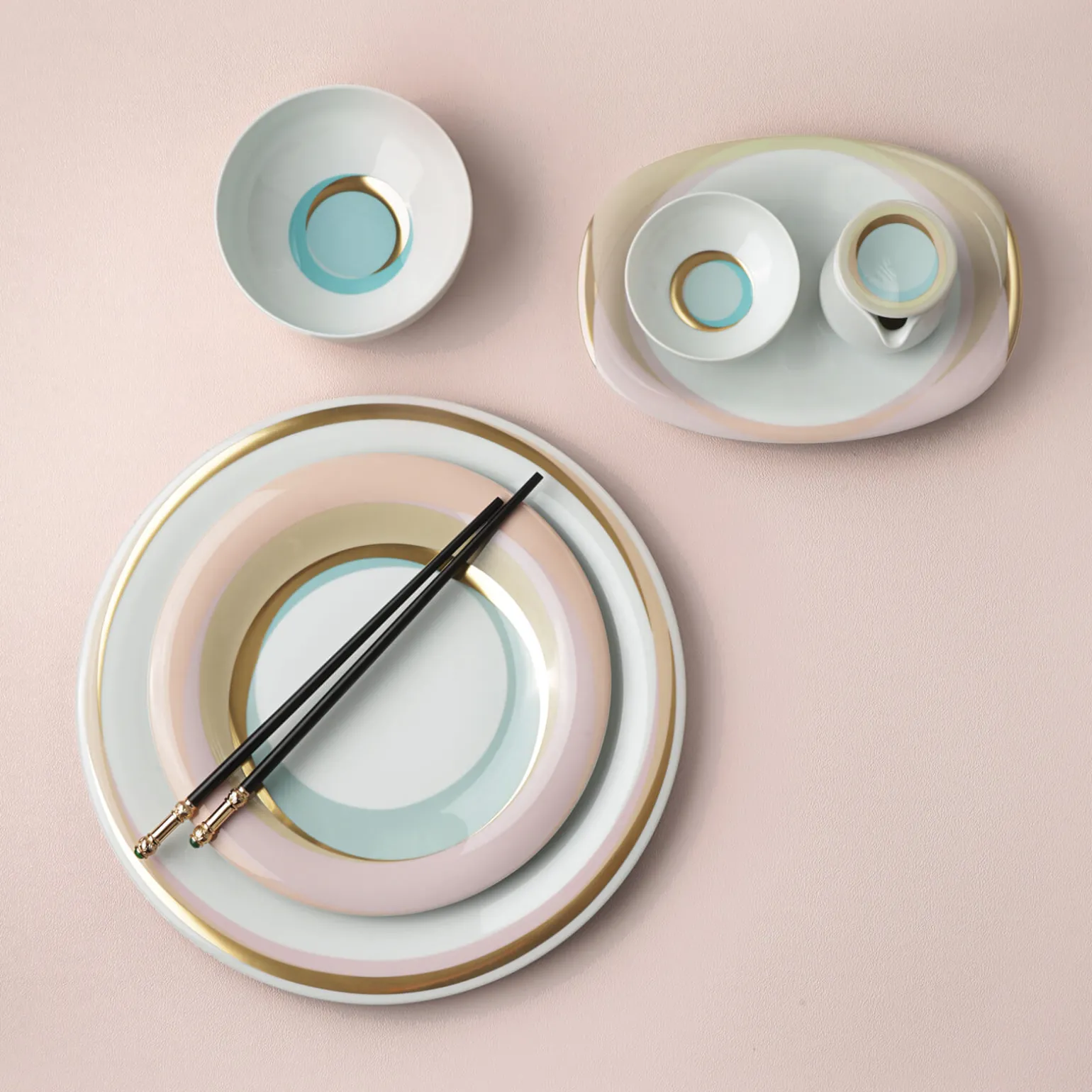 fluen_shifting_colors_din_2.webp Fluen Shifting Colors Dinner Plate