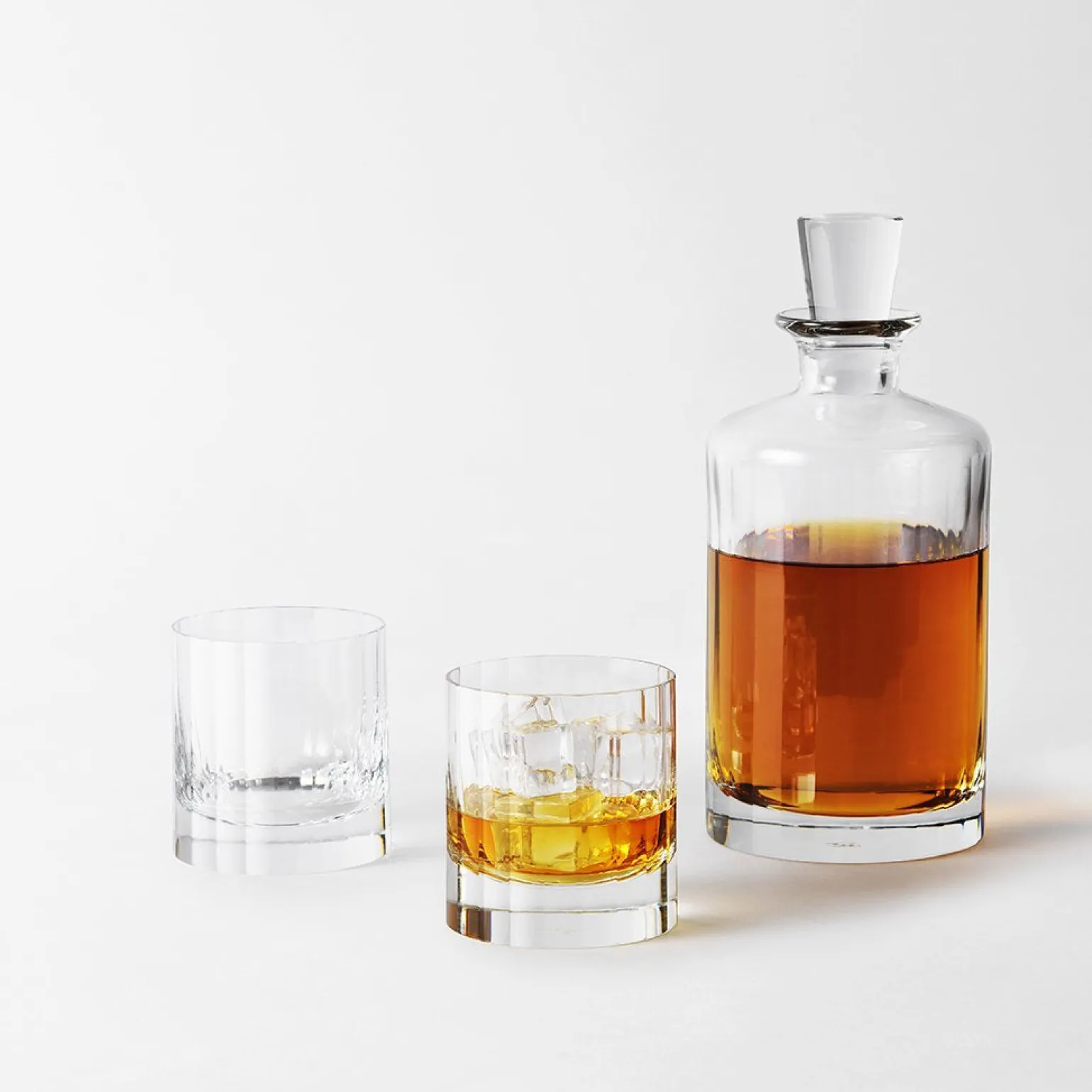 fluted_decanter_1.webp Fluted Decanter