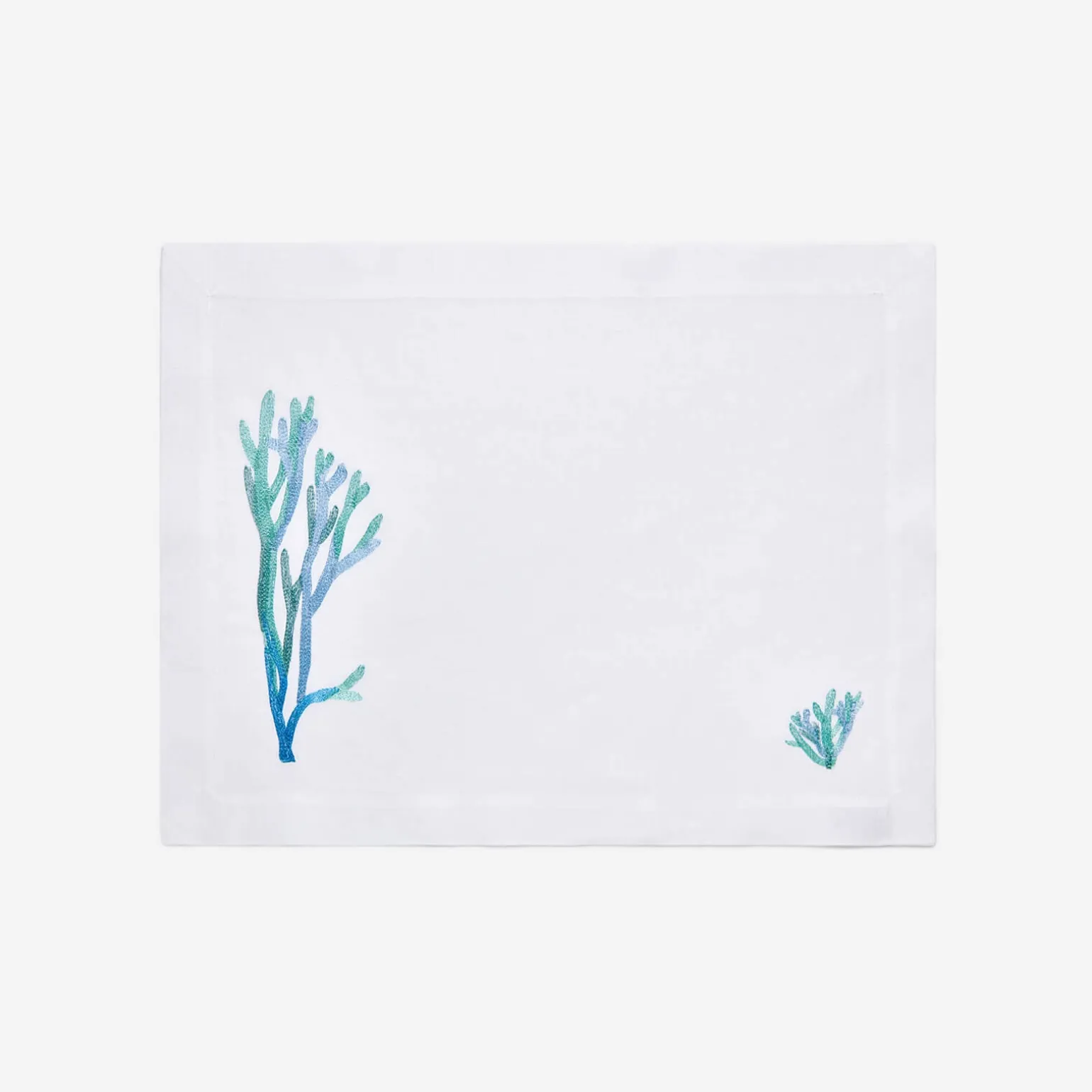 grand_corail_embroidered__0-1.webp Grand Corail Embroidered Placemat