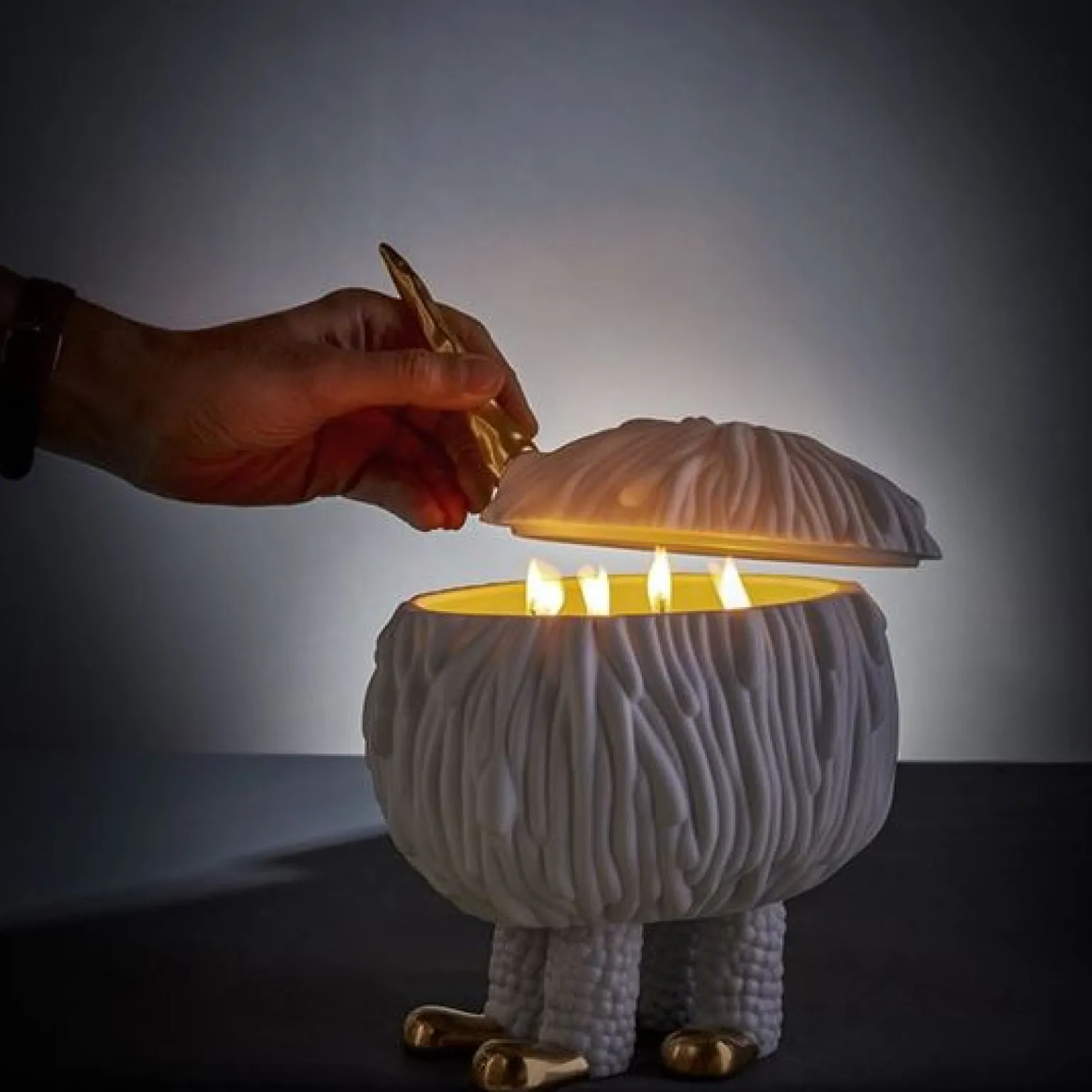 haas_mojave_unicorn_candl_1.webp Haas Mojave Unicorn Candle