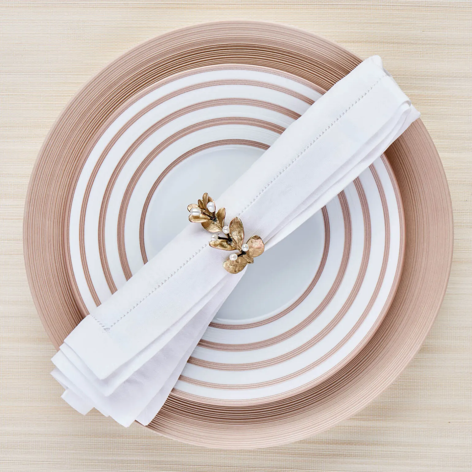 hmisphre_metallic_pink_st_1-1.webp Hémisphère Metallic Pink Striped Dessert Plate
