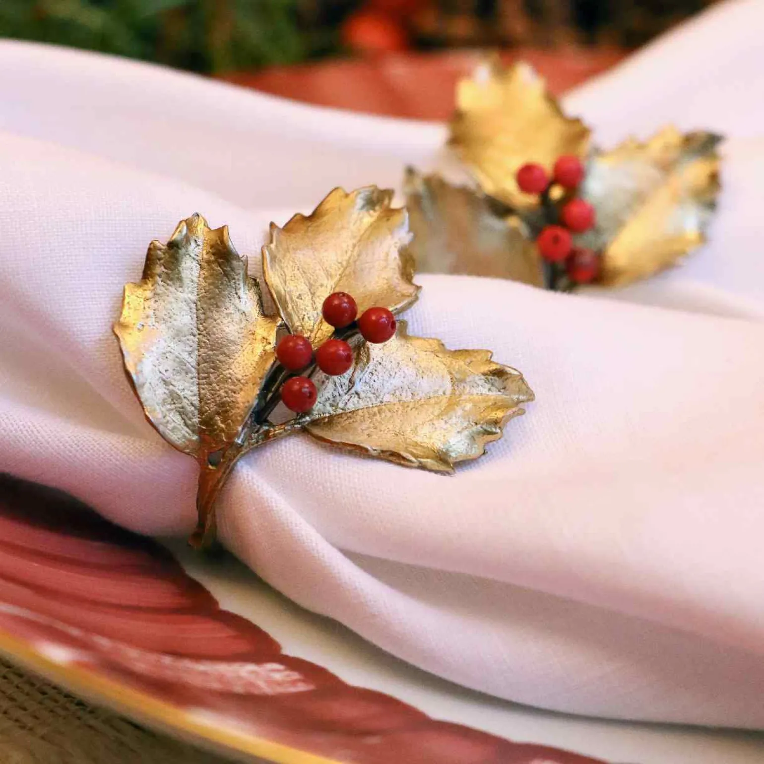 holly_napkin_ring__set_of_1.webp Holly Napkin Ring - Set of 4