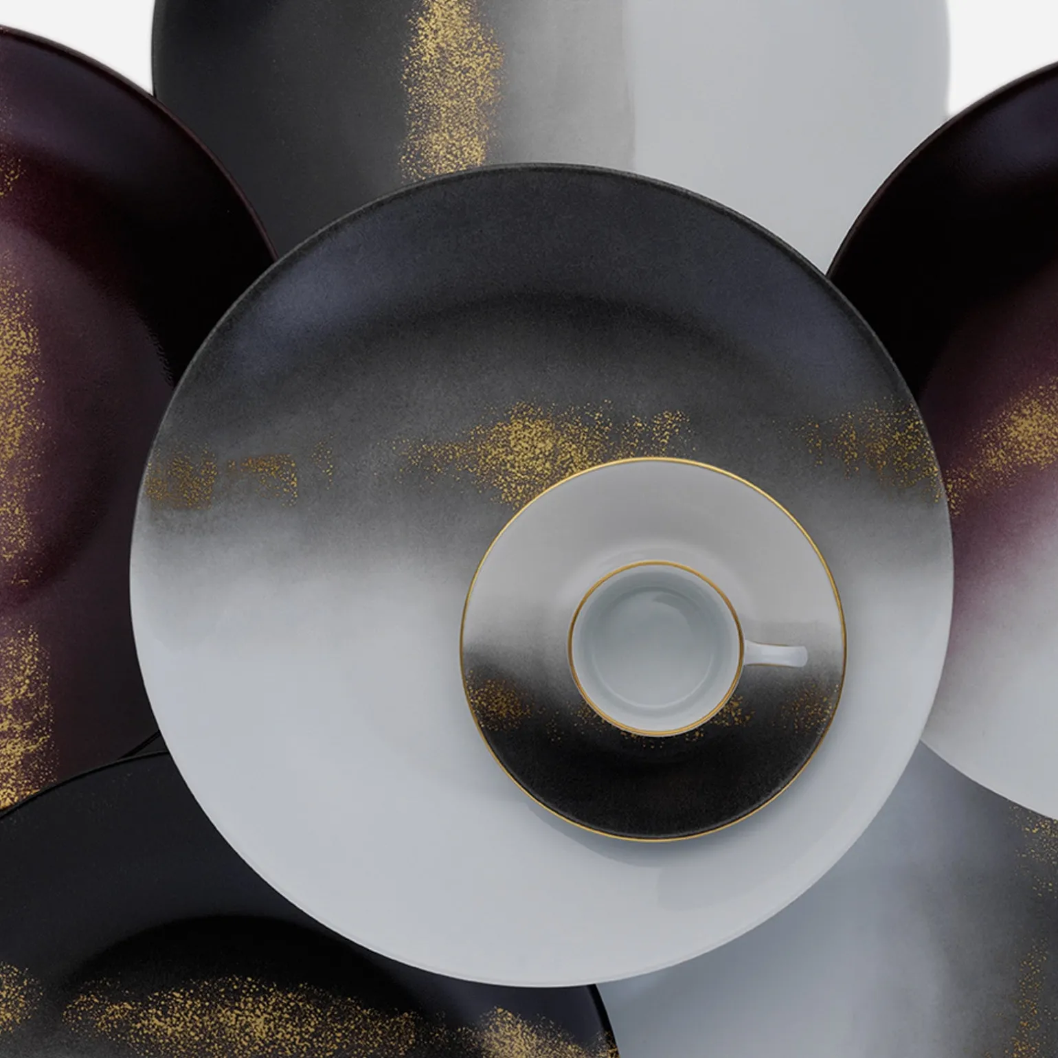 horizon_dinner_plate_mulb_2.webp Horizon Dinner Plate Mulberry