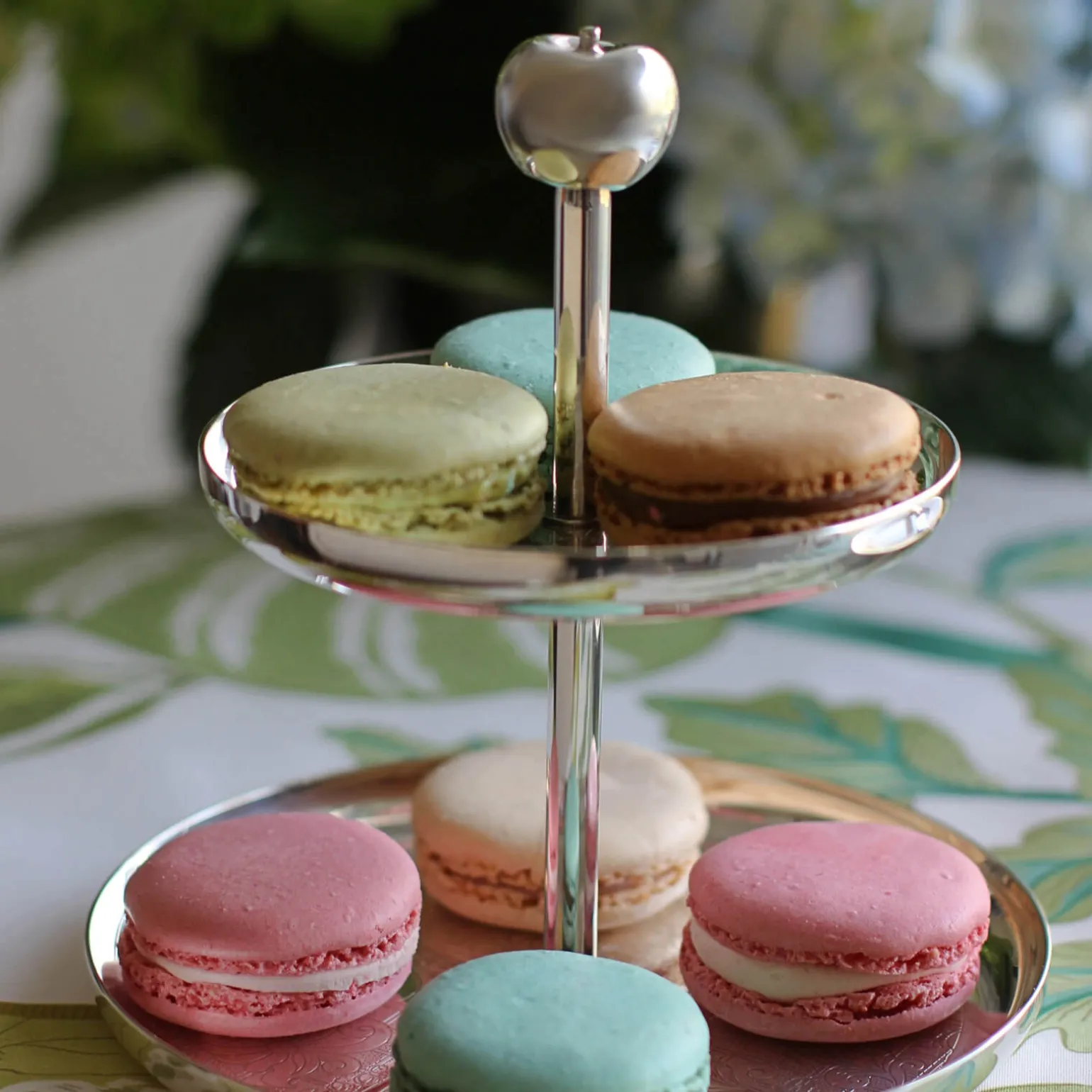 jardin_deden_silver_plate_1.webp Jardin d'Eden Silver Plated Two Tier Stand