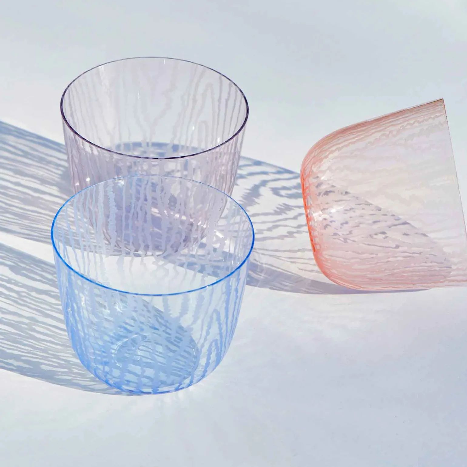 moir_tumbler_smoke_2.webp Moiré Tumbler Smoke
