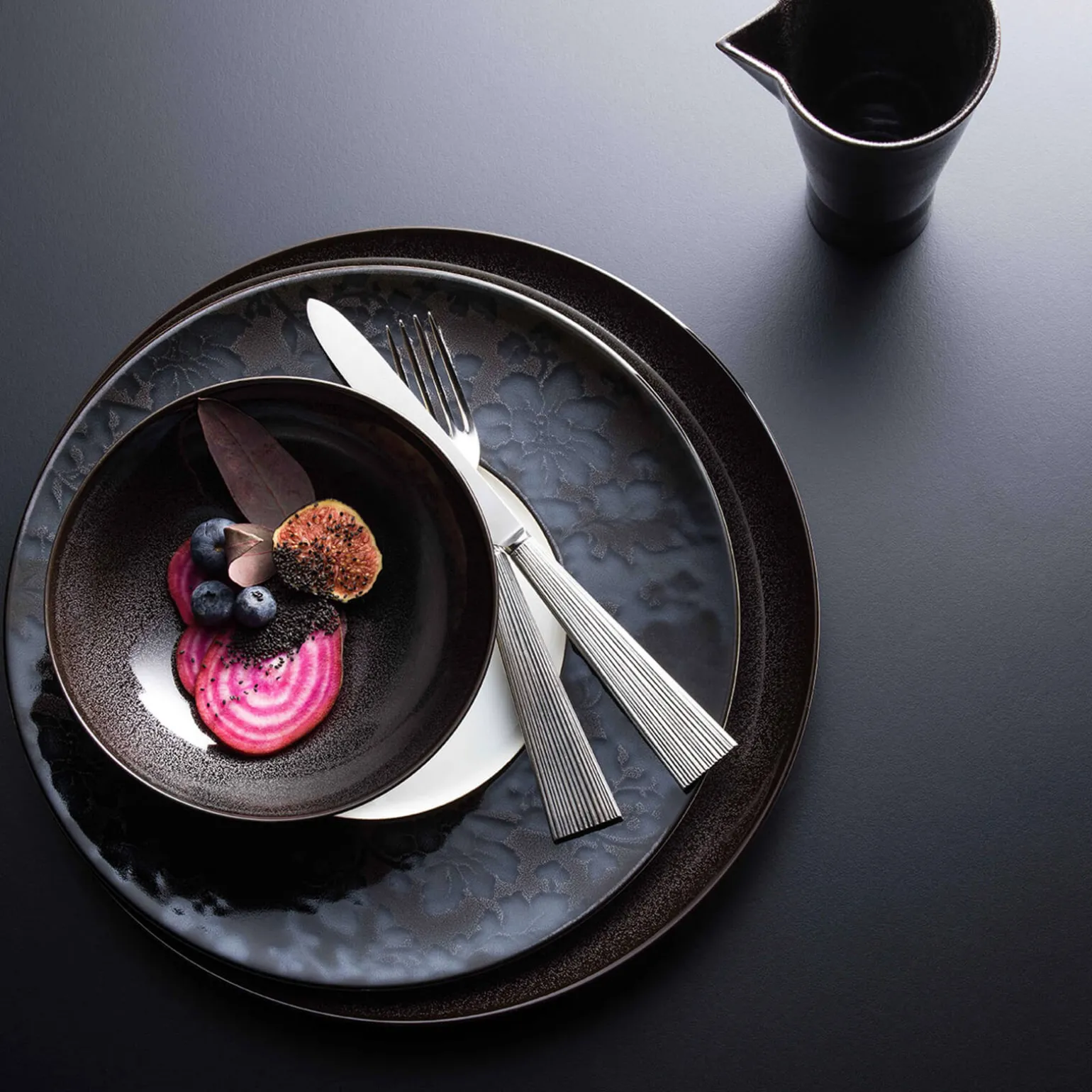 moonshadow_black_bread_pl_1.webp Moonshadow Black Bread Plate