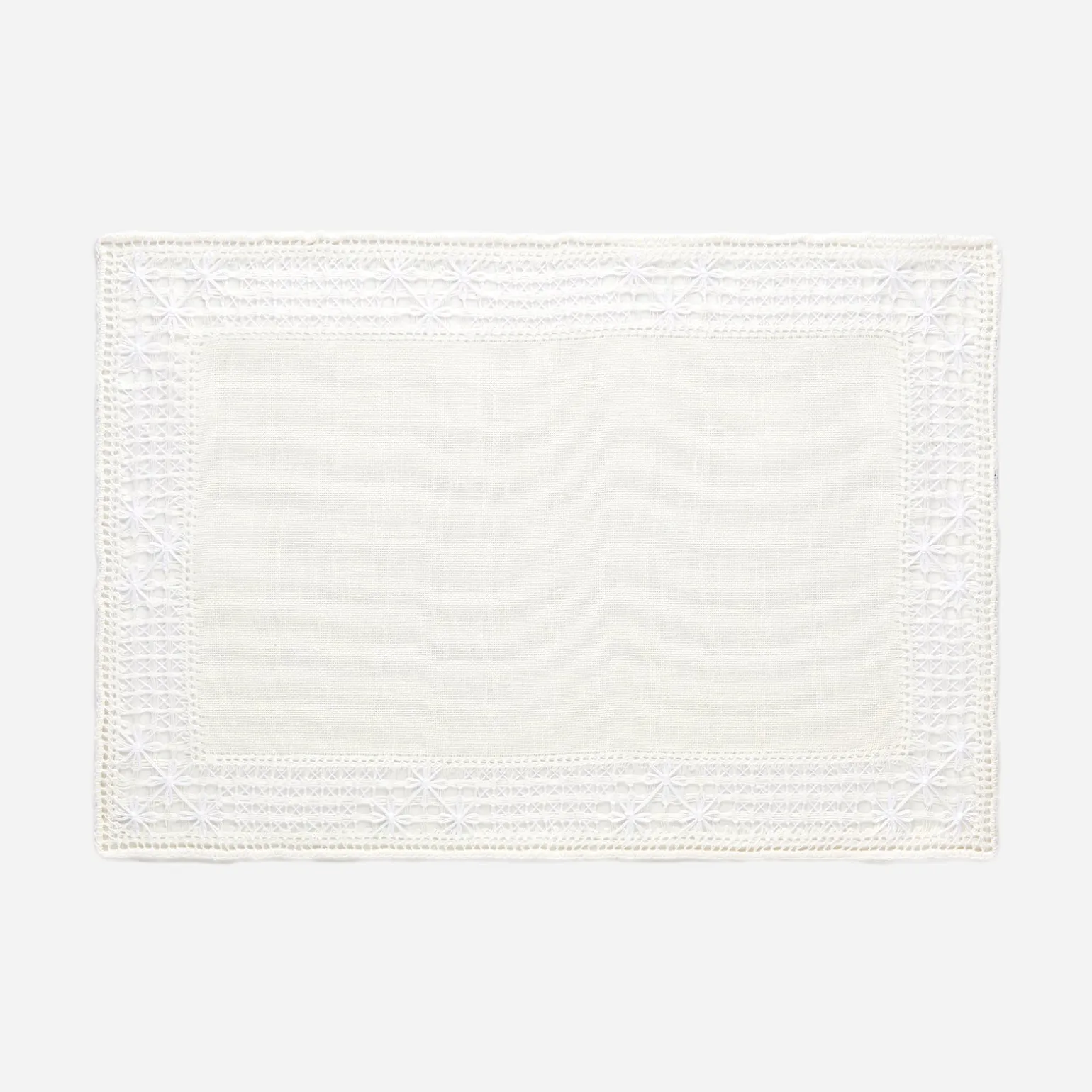 mozzano_embroidered_place_0.webp Mozzano Embroidered Placemat White