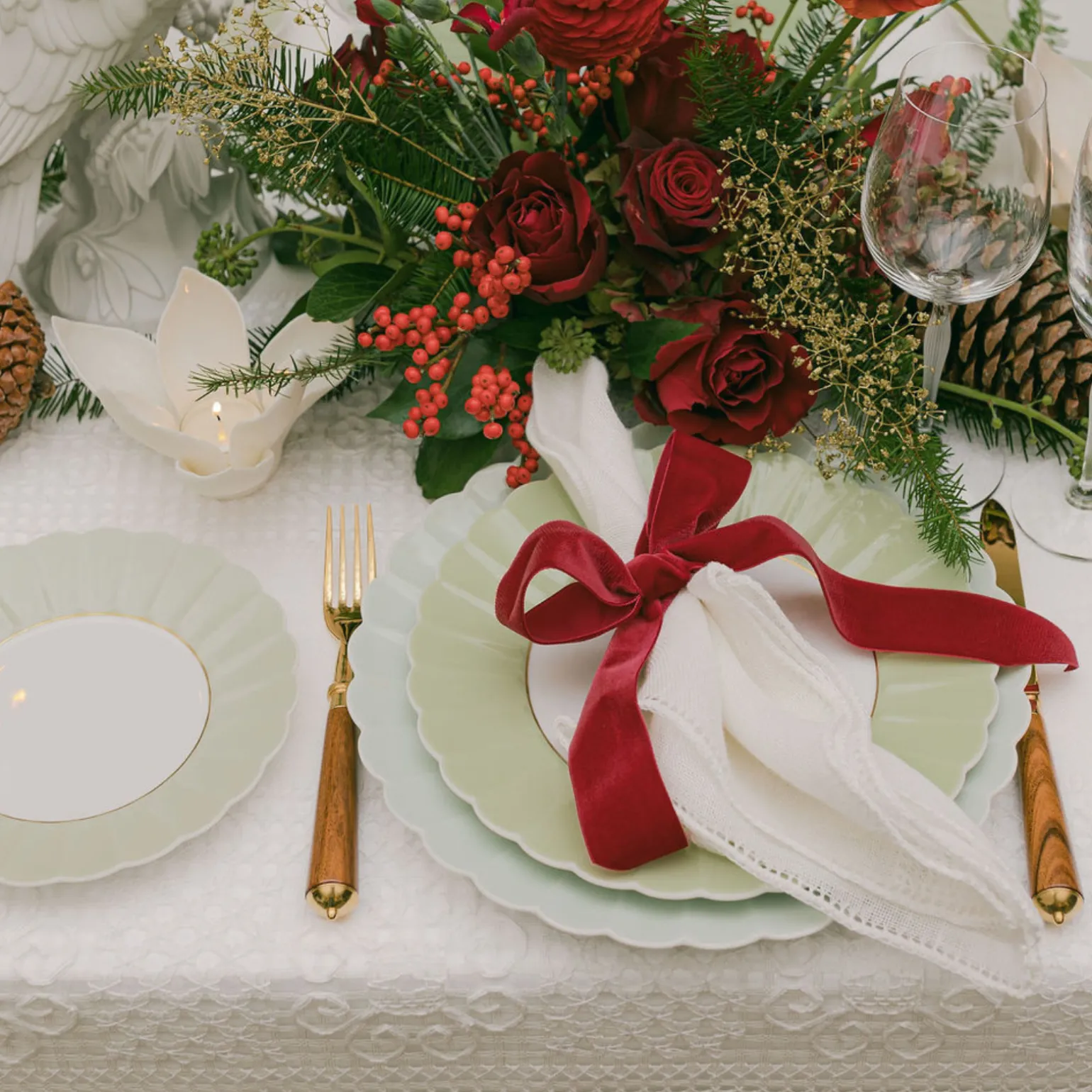 mozzano_tablecloth_with___1.webp Mozzano Tablecloth with 12 Napkins White