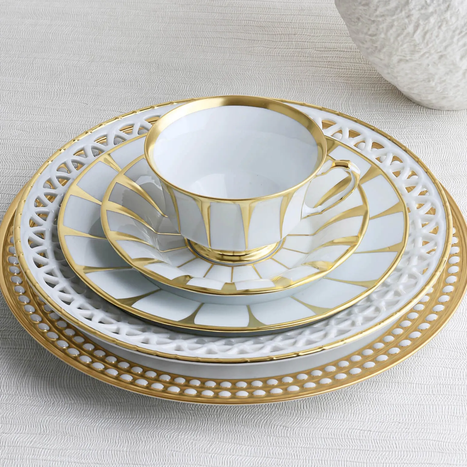 open_lace_side_plate_gold_1.webp Open Lace Side Plate Gold