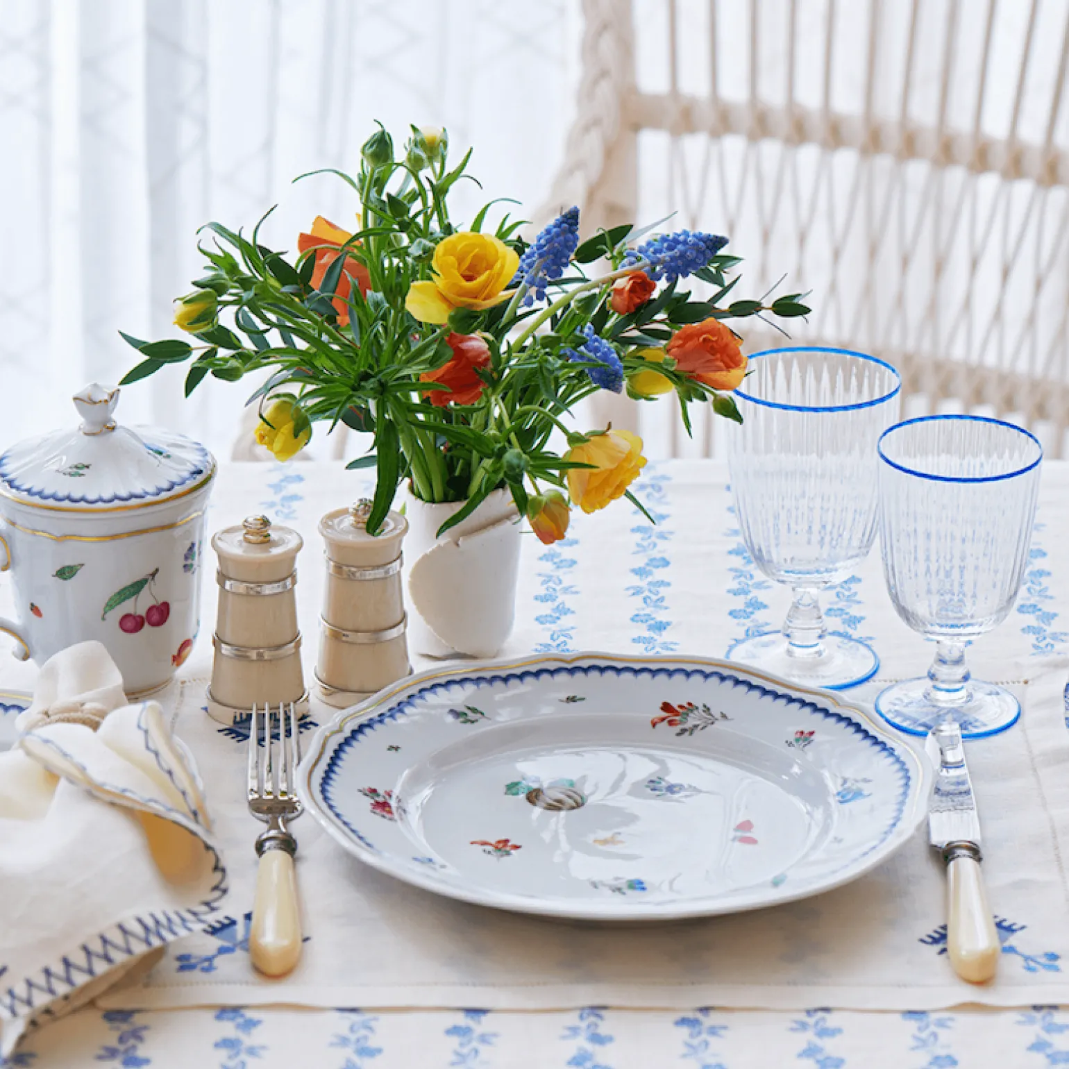 ottoman_carnation_placema_1-1.webp Ottoman Carnation Placemat - Blue