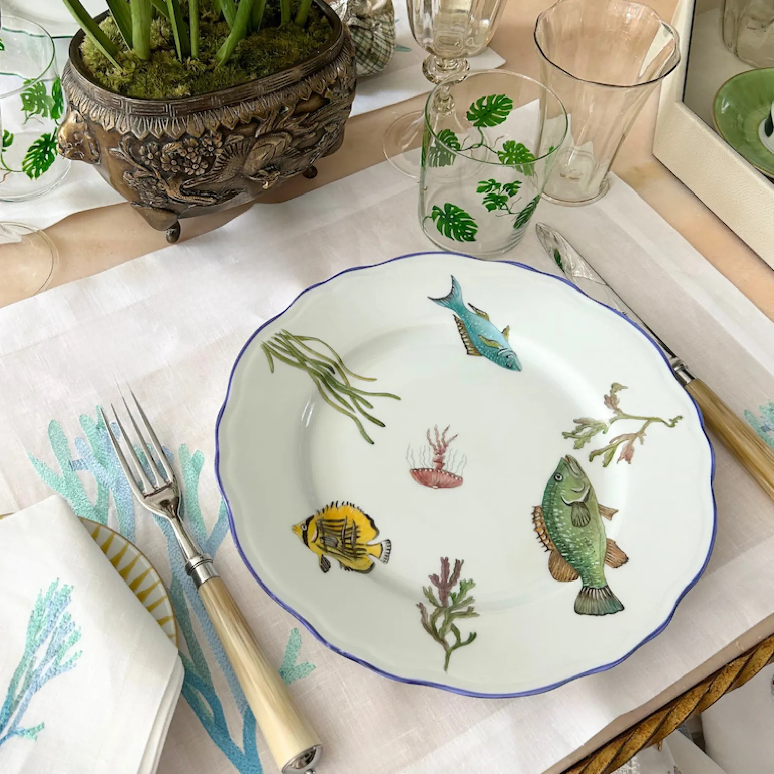 poissons_exotiques_dinner_1.webp Poissons Exotiques Dinner Plate