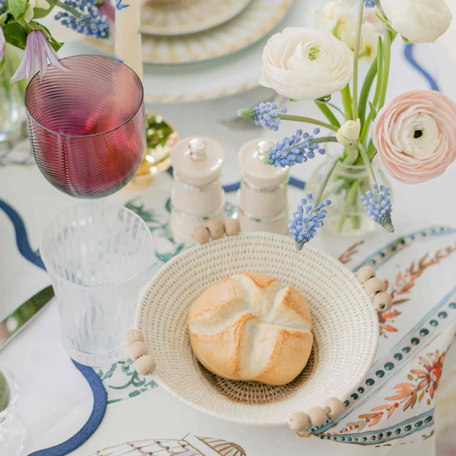 porcelain_bread_roll_box_2.webp Porcelain Bread Roll Box
