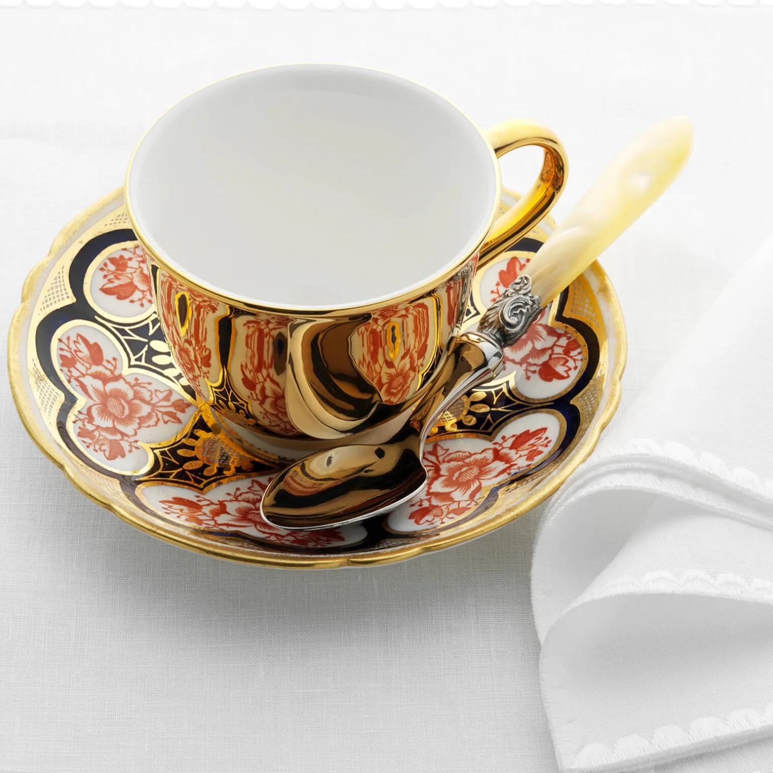 reflect_gold_tea_cup__sau_2.webp Reflect Gold Tea Cup & Saucer
