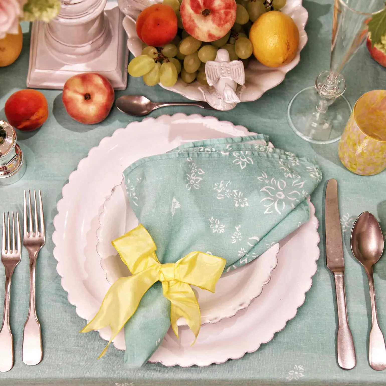 sbee_celadon_linen_napkin_1.webp S&Bee Celadon Linen Napkin