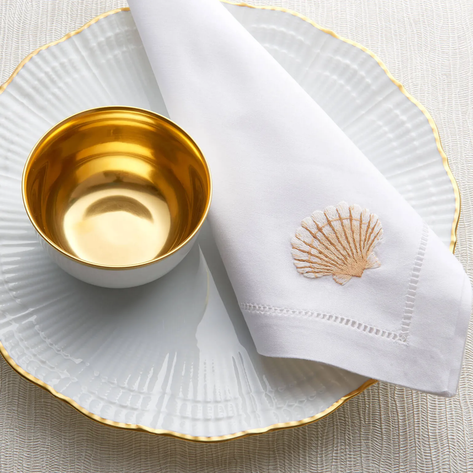 scallop_shell_dinner_napk_1.webp Scallop Shell Dinner Napkin