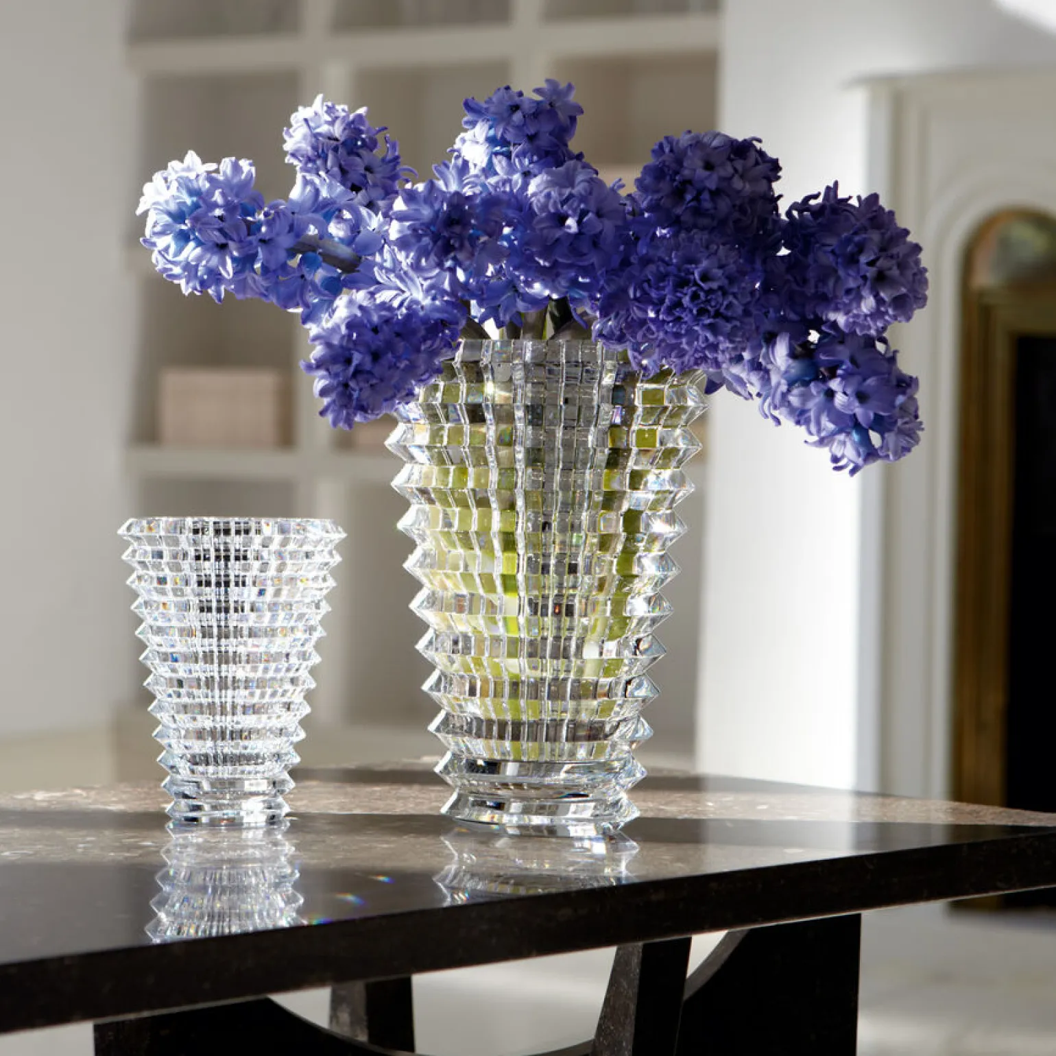 small_eye_vase_round_1.webp Small Eye Vase Round