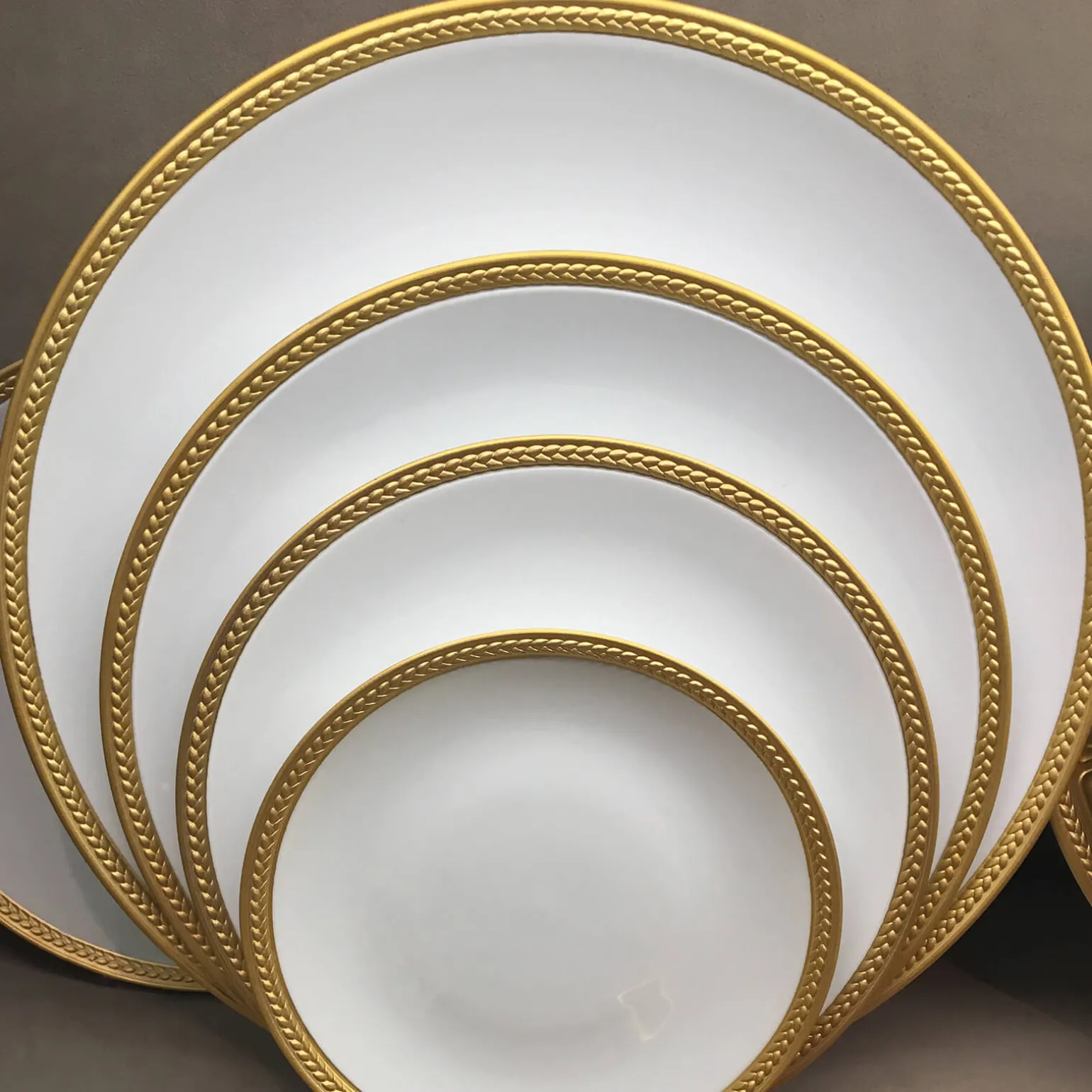soie_tresse_gold_dessert__1.webp Soie Tressée Gold Dessert Plate