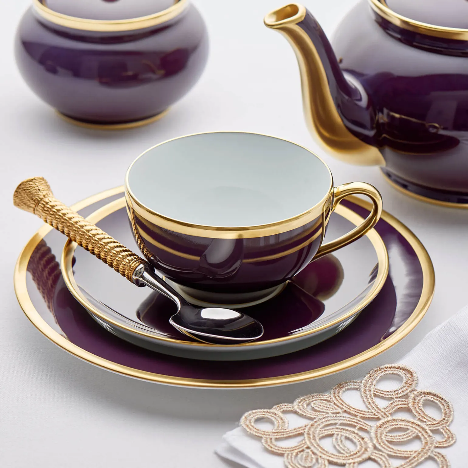 sous_le_soleil_aubergine__1-3.webp Sous Le Soleil Aubergine Tea Cup & Saucer