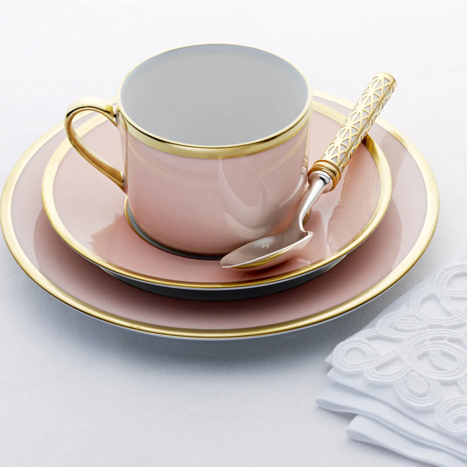 sous_le_soleil_dessert_pl_1.webp Sous Le Soleil Dessert Plate