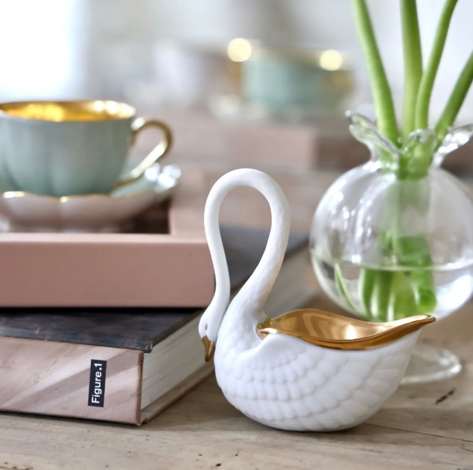 swan_bowl__white_1.webp Swan Bowl - White