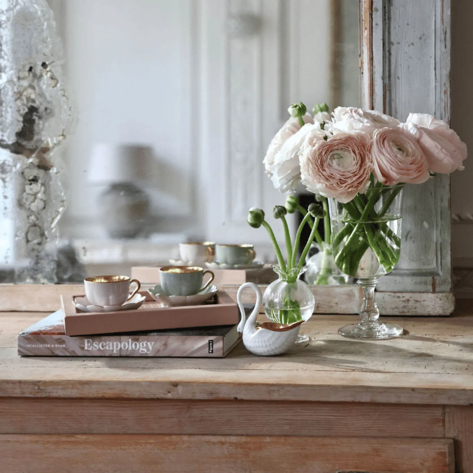 swan_salt_cellar_white_3.webp Swan Salt Cellar White