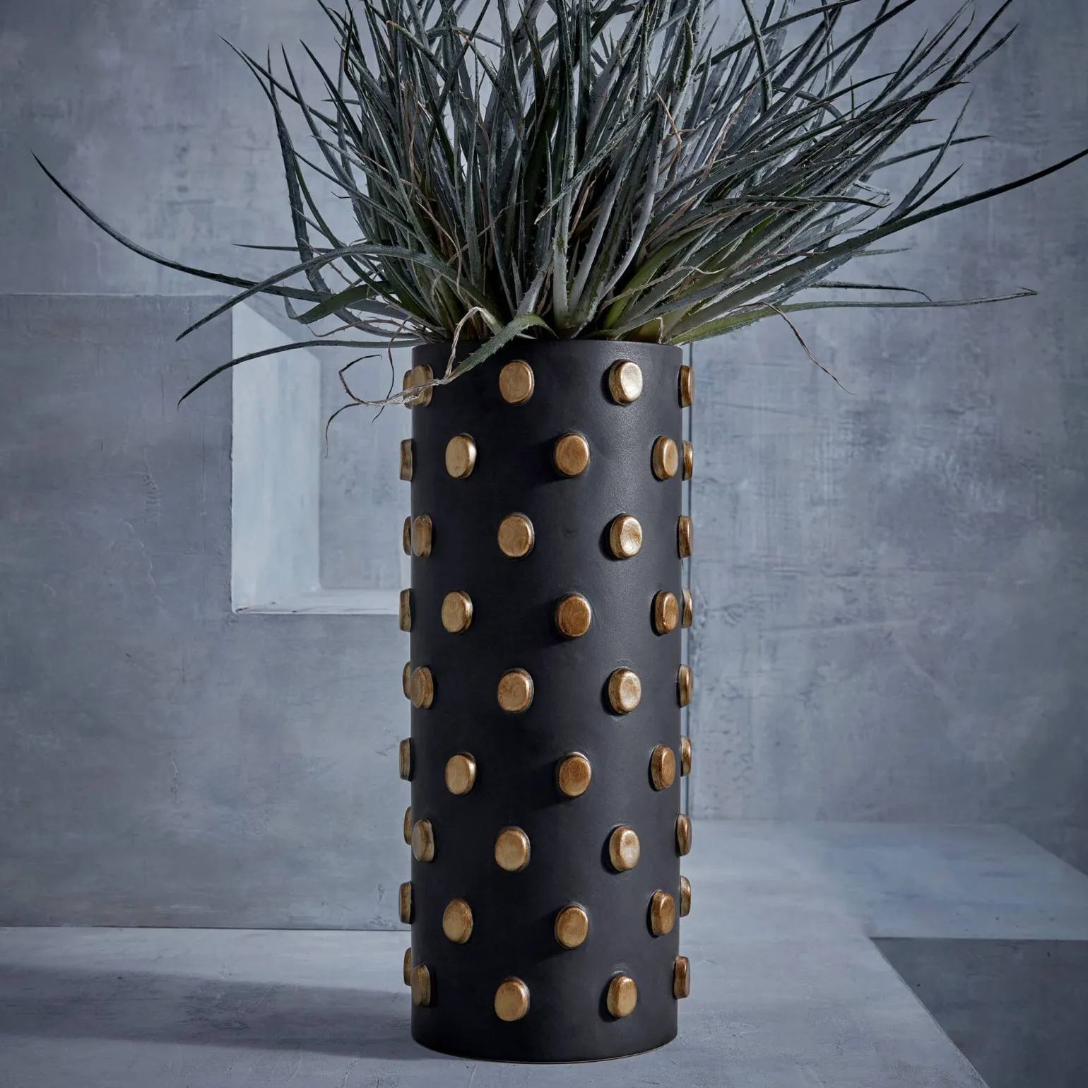 teo_black__gold_tall_vase_1.webp Teo Black & Gold Tall Vase
