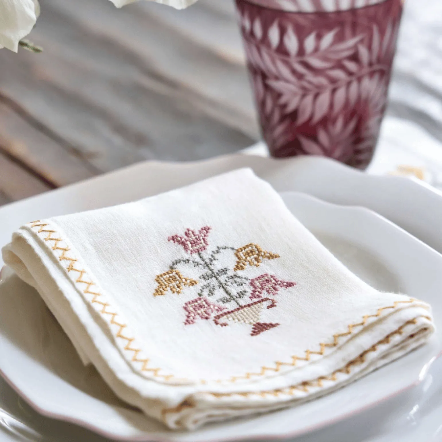 tulip_napkin__rosewood_1.webp Tulip Napkin - Rosewood
