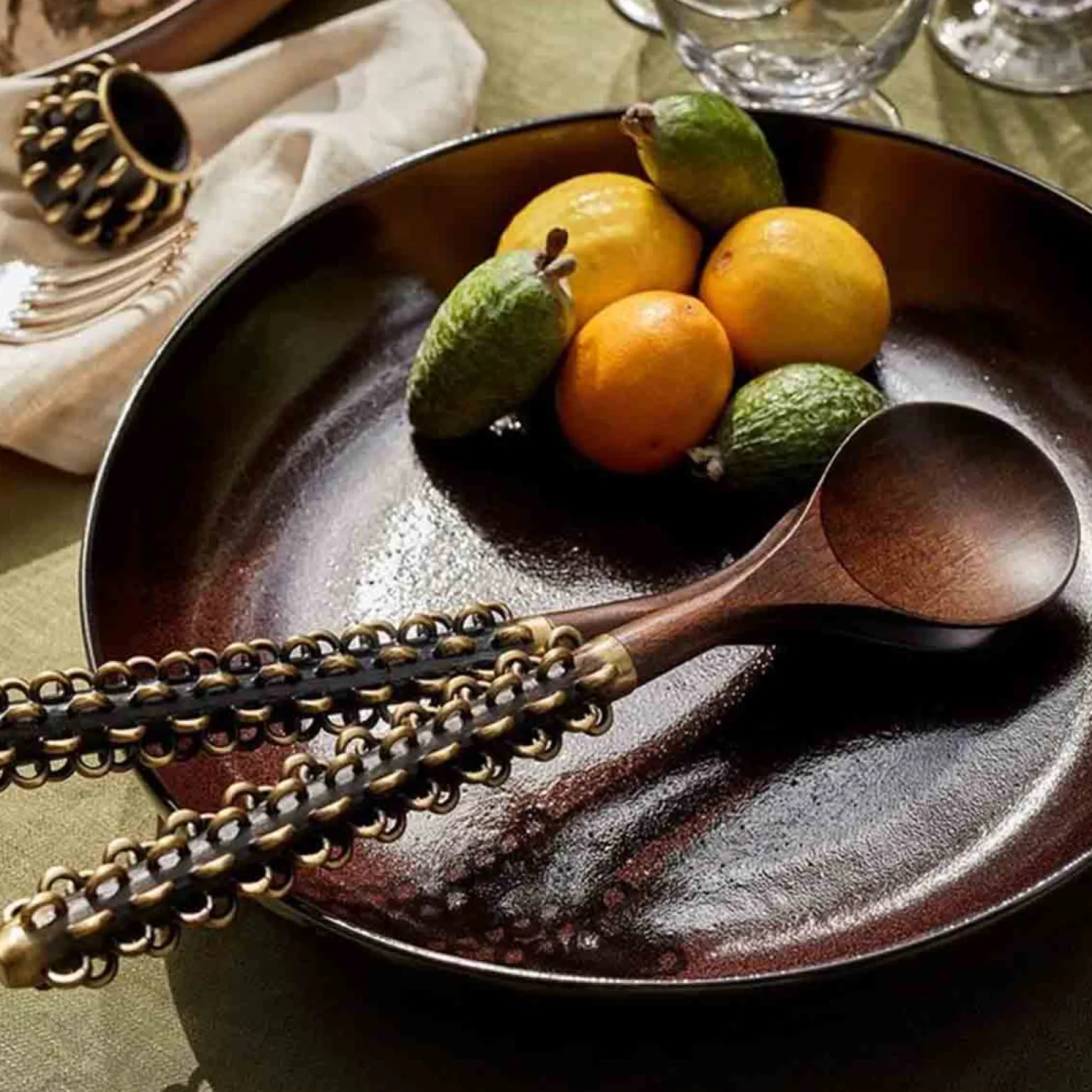 tulum_piece_serving_set_1.webp Tulum 2-Piece Serving Set