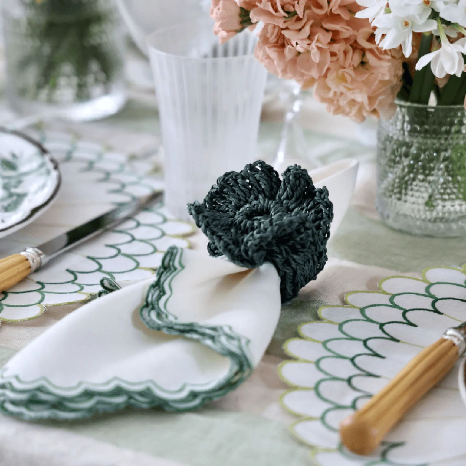 willow_green_napkin__set__3.webp Willow Green Napkin - Set of 4