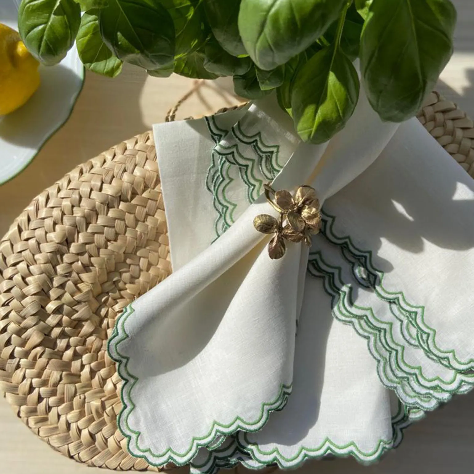 willow_green_napkin__set__6.webp Willow Green Napkin - Set of 4