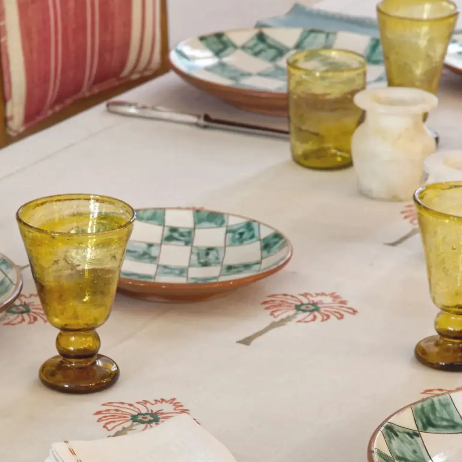 zeina_palm_tablecloth_1.webp Zeina Palm Tablecloth